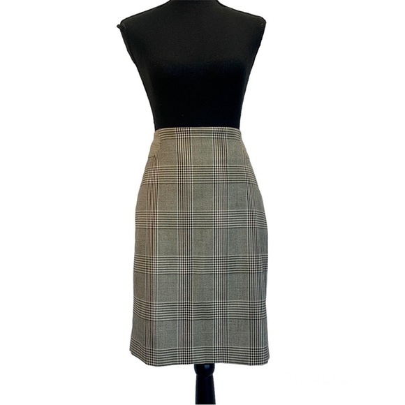 The Limited Dresses & Skirts - THE Limited brown black cream plaid check pencil skirt stretchy Sz 8